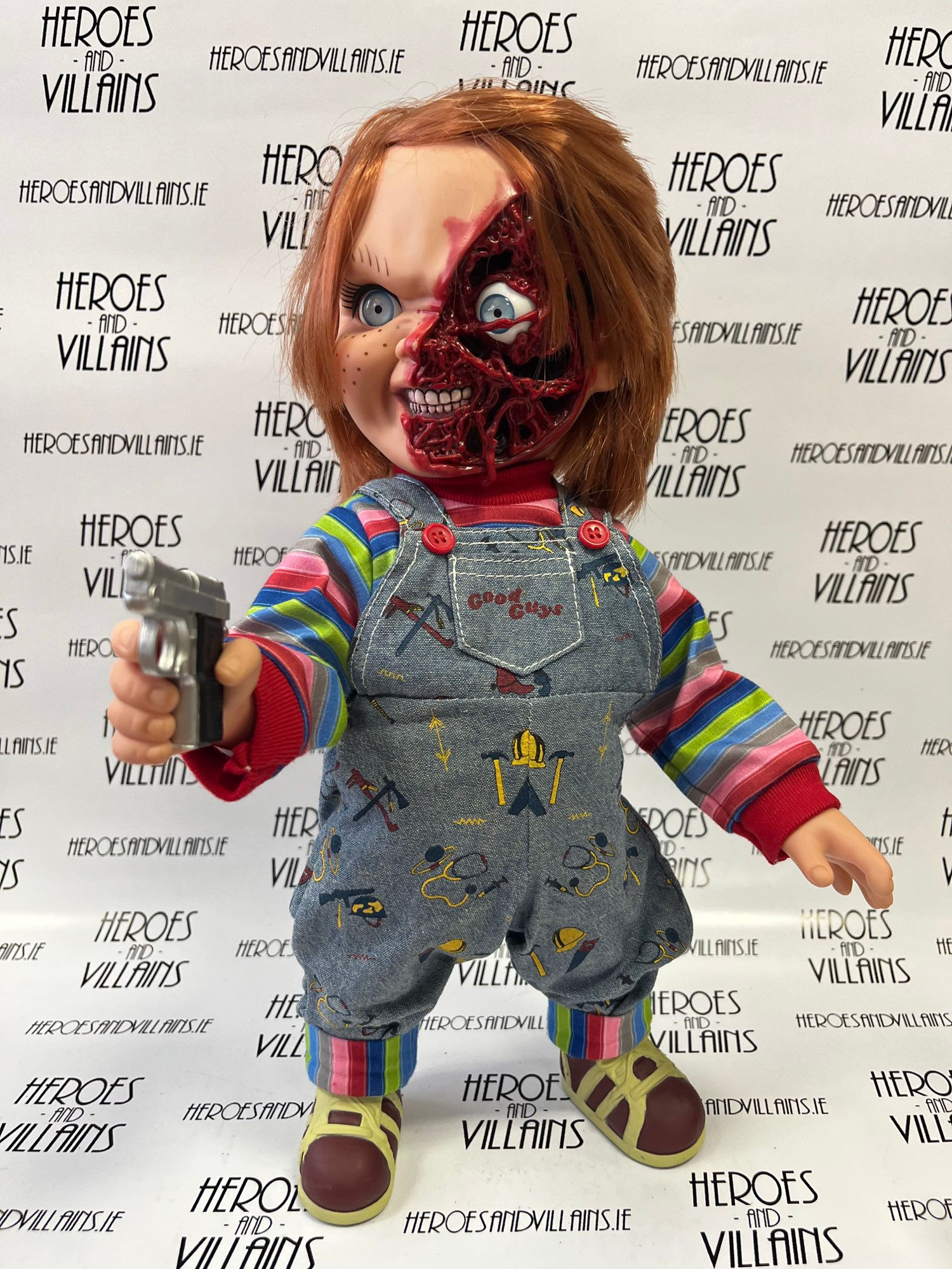 MDS MEGA SCALE CHILD’s PLAY 3 TALKIN PIZZA FACE CHUCKY (MEZCO TOYZ)