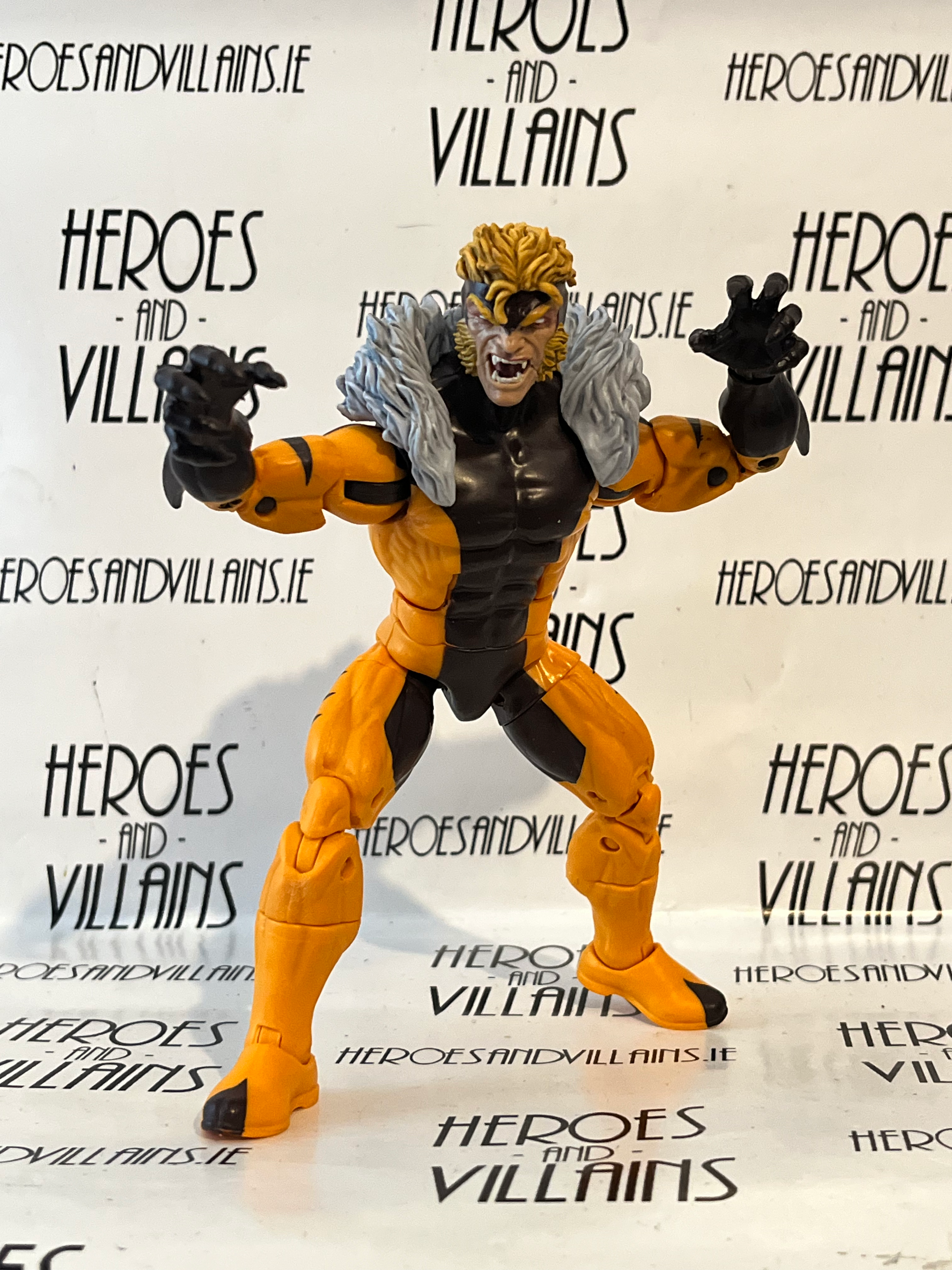 MARVEL LEGENDS APOCALYPSE BAF WAVE SABERTOOTH (HASBRO 2018)