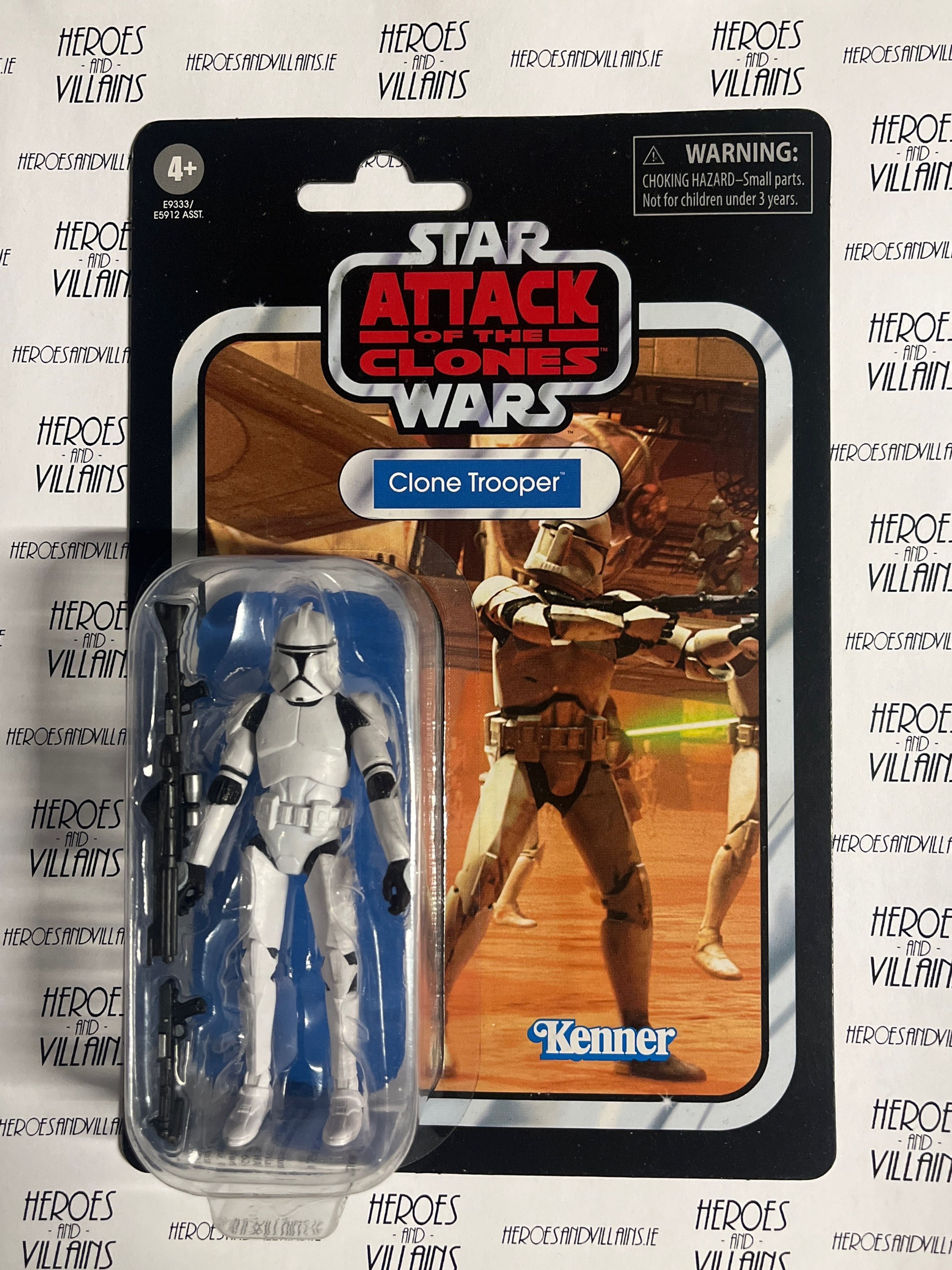 STAR WARS 3 3/4” VINTAGE AOTC PHASE 1 CLONE TROOPER (HASBRO 2022) 