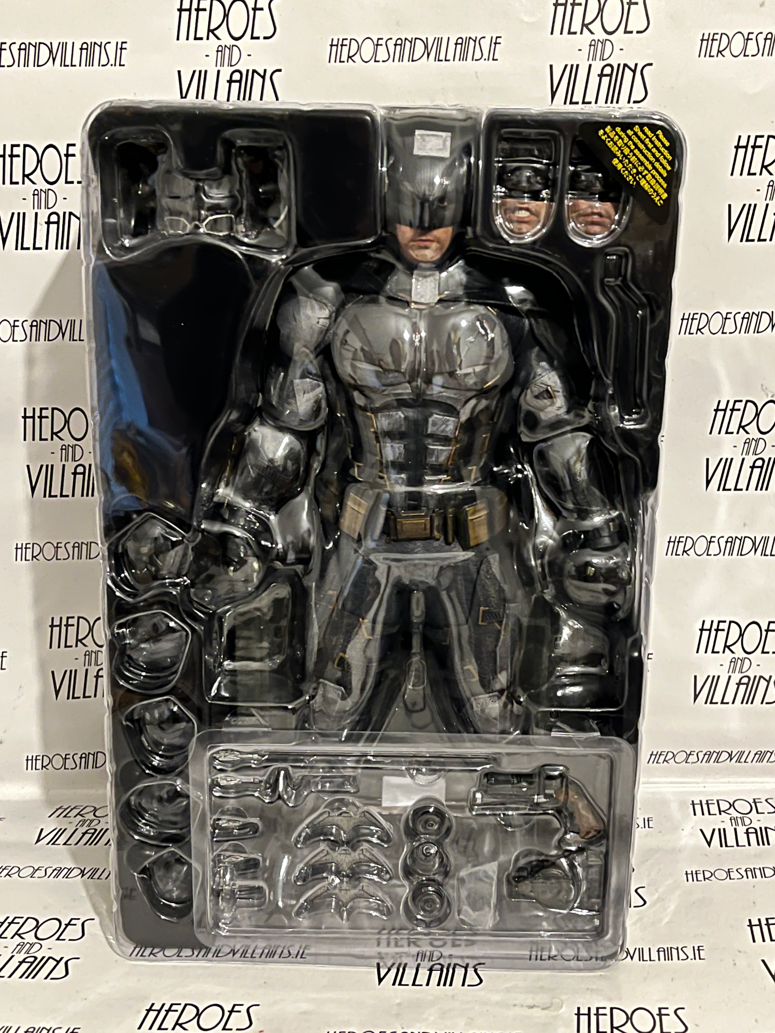JUSTICE LEAGUE 1/6 TACTICAL SUIT BATMAN MMS432 (HOT TOYS 2019)