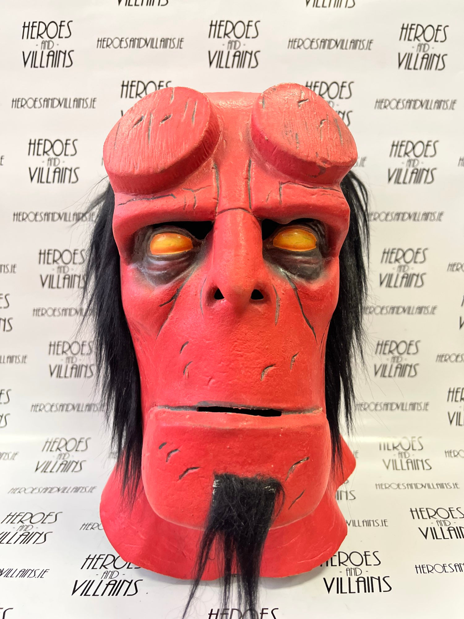 HELLBOY DELUXE COMIC HELLBOY MASK (TRICK OR TREAT STUDIOS)