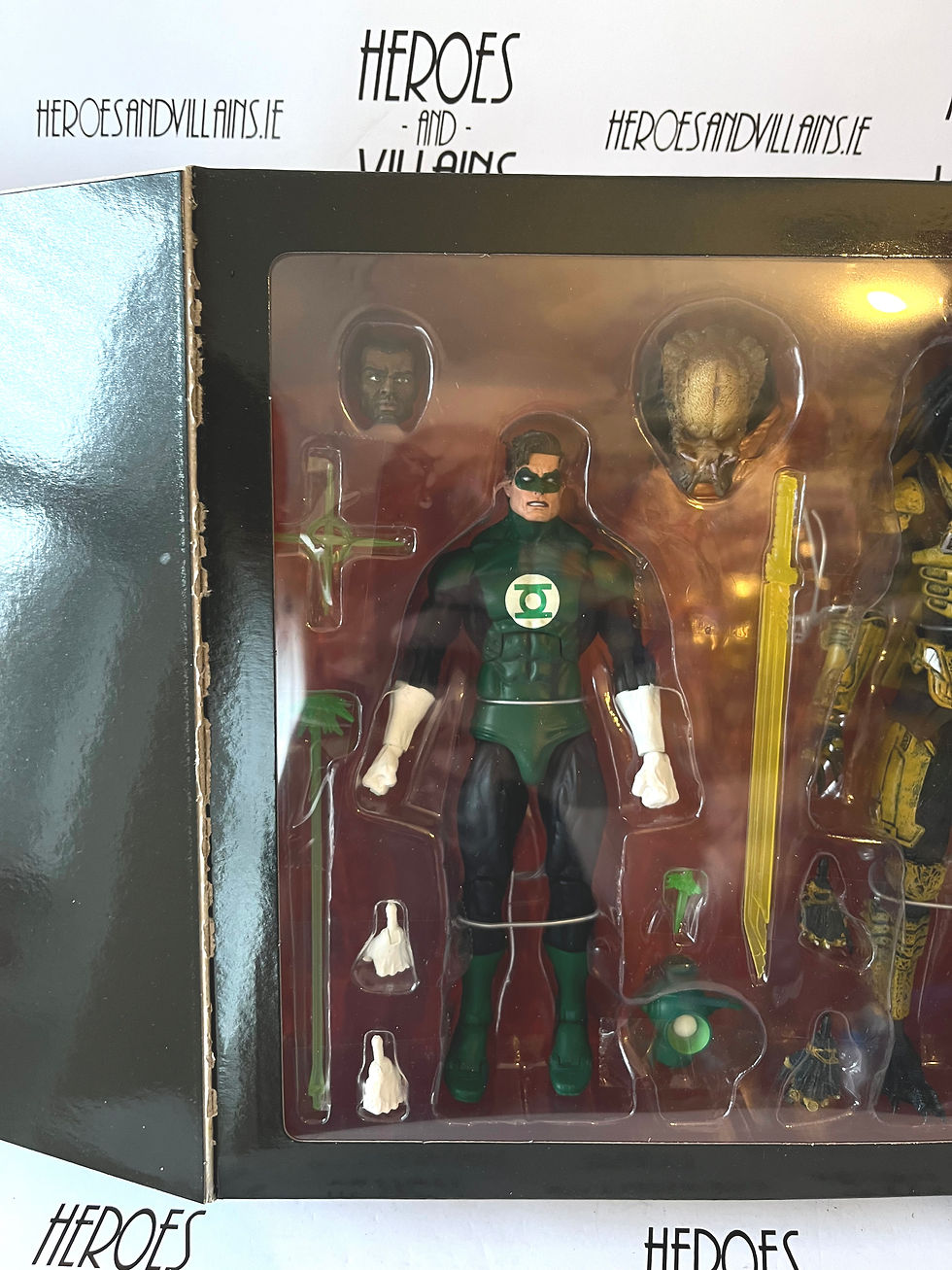 Thumbnail: DC GREEN LANTERN VS PREDATOR GREEN LANTERN AND SINESTRO CORPS PREDATOR SET NYCC