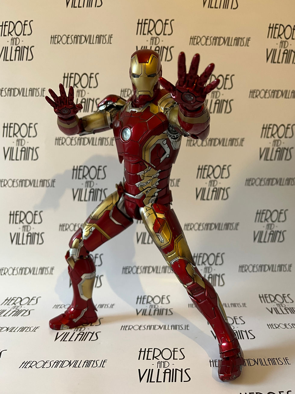 Miniature : AVENGERS AGE OF ULTRON 1/6 MARK 43 IRON MAN (HOT TOYS 2018) 