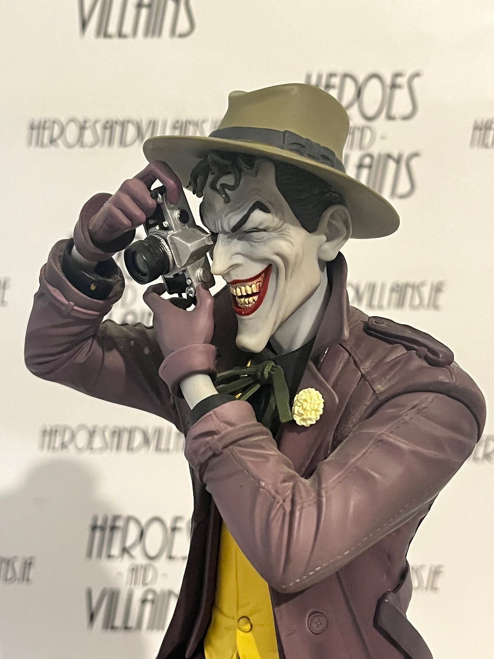 Thumbnail: BATMAN THE KILLING JOKE 1/6 JOKER STATUE (KOTOBUKIYA 2013)