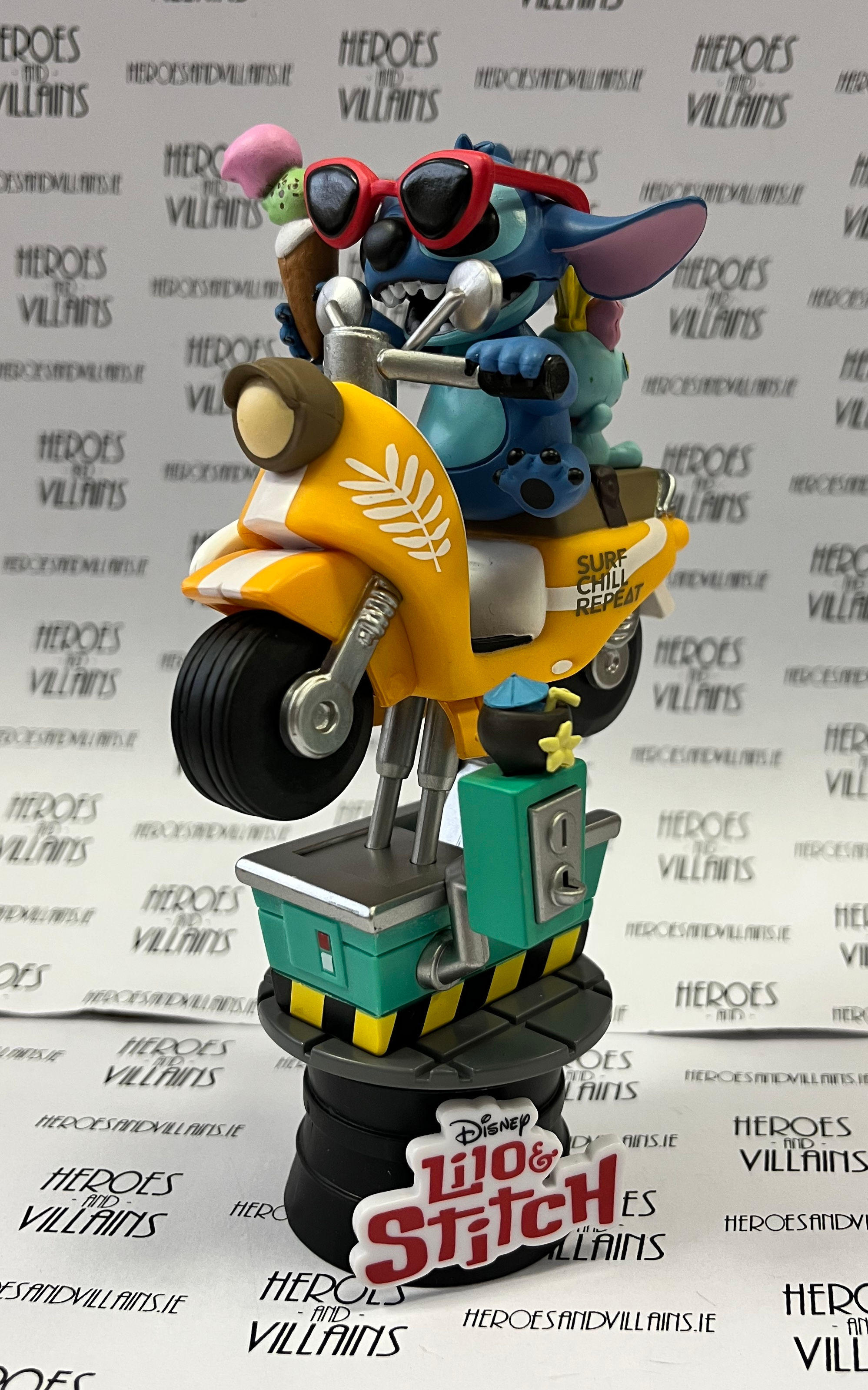 DISNEY D-STAGE LILO AND STITCH COIN RIDE SCOOTER STITCH WITH SCRUMP (BEAST KINGD