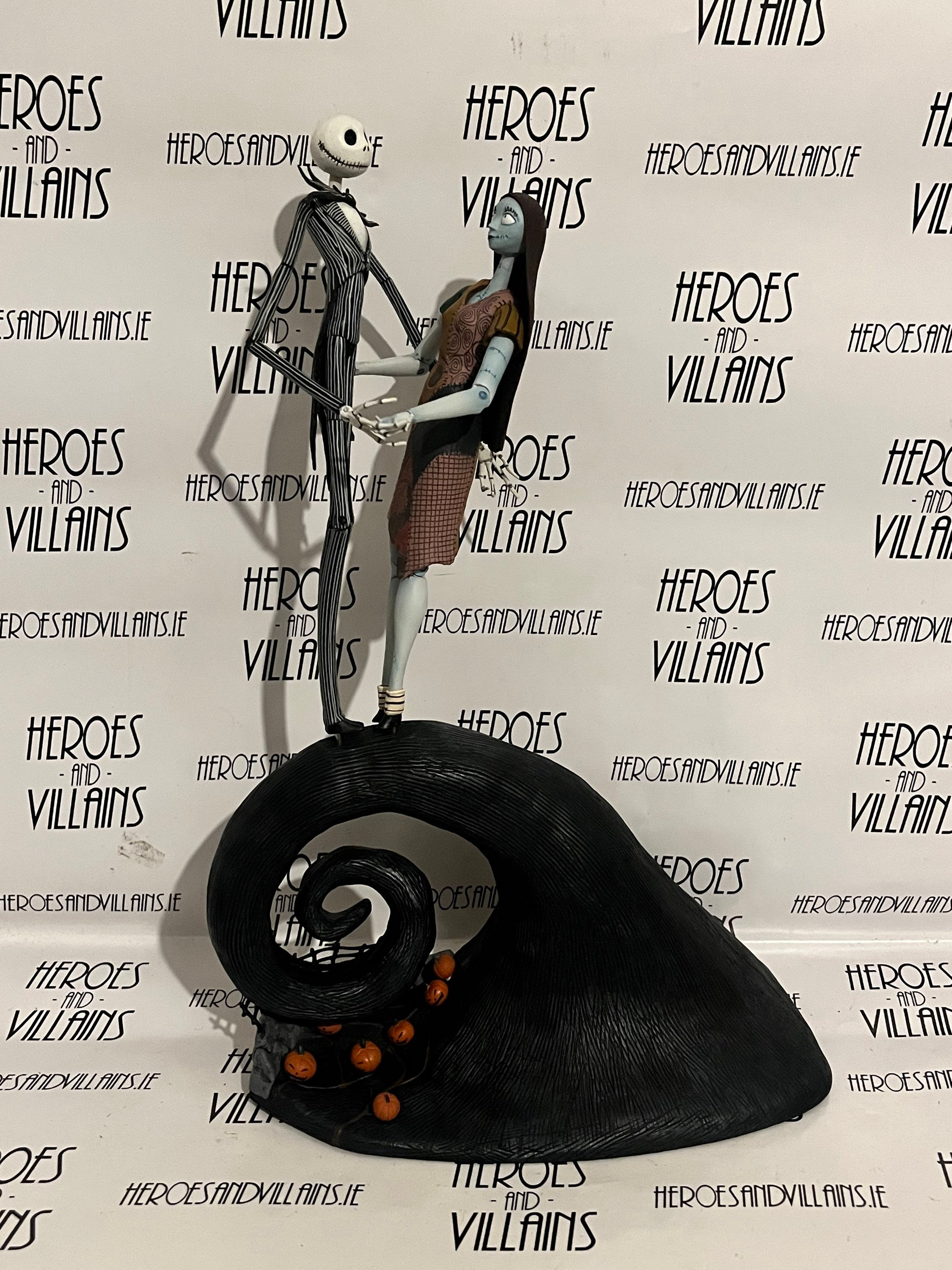 NIGHTMARE BEFORE CHRISTMAS JACK AND SALLY ON SPIRAL HILL (NECA 2007)