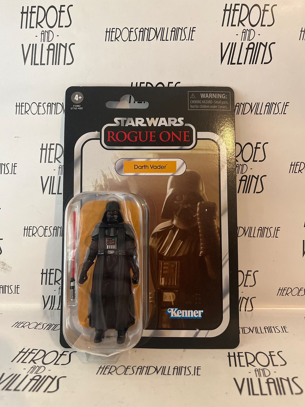 STAR WARS 3 3/4” VINTAGE ROGUE ONE DARTH VADER (HASBRO 2020)