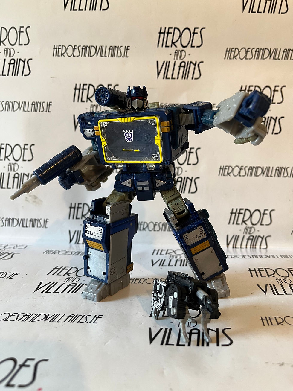 TRANSFORMERS WFC NETFLIX VOYAGER DECEPTICON SOUNDWAVE (HASBRO 2020)