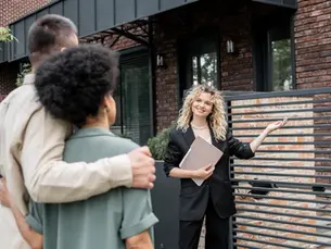 Realtor vs Real Estate Agent: What's the Difference?