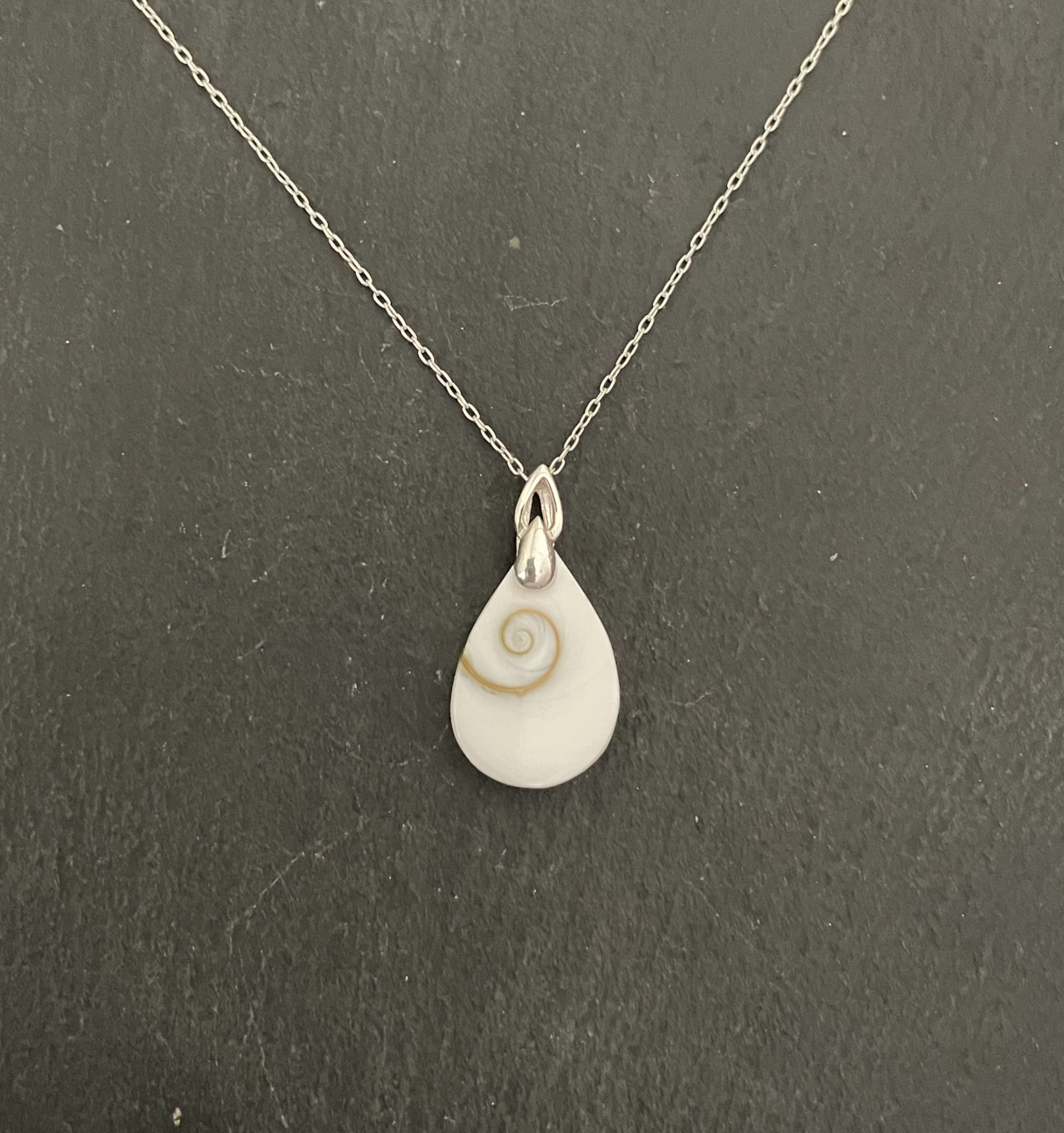 Shiva Shell Teardrop Pendant