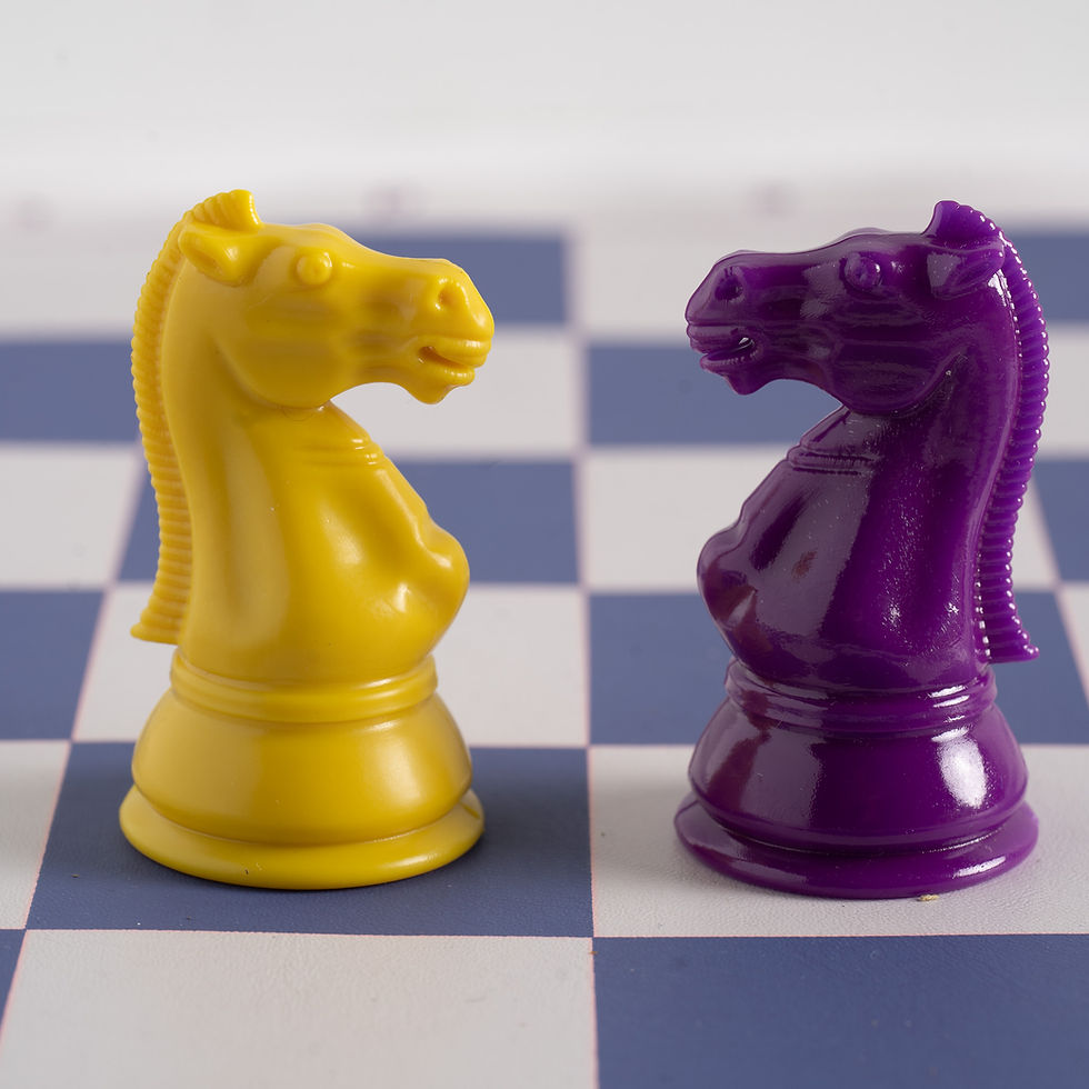 Miniatura: Set de Ajedrez Profesional Magnus Morado con Amarillo