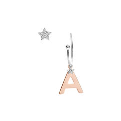 Silberne Ohrringe mit dem Buchstaben A aus der Schmuck-Kollektion von Stella COMETE