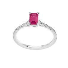 Octagonale gouden ring met diamanten en robijn uit de Duchessa Comete sieraden collectie