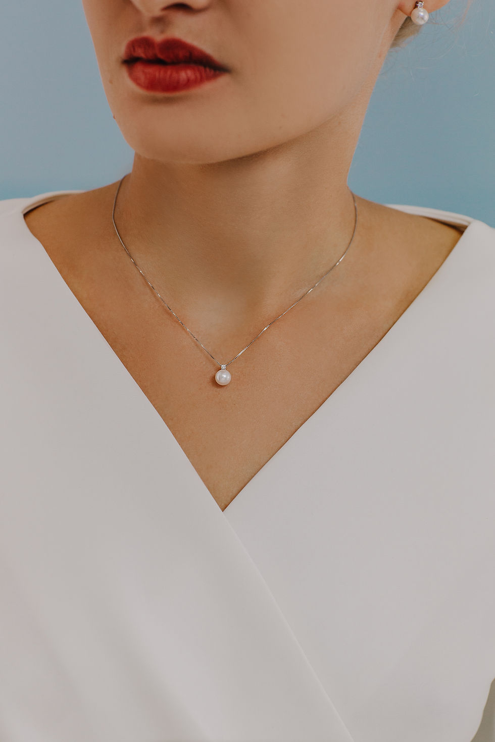 Orecchini Punto luce Perle Akoya in Oro e Diamanti indossato Comete Gioielli