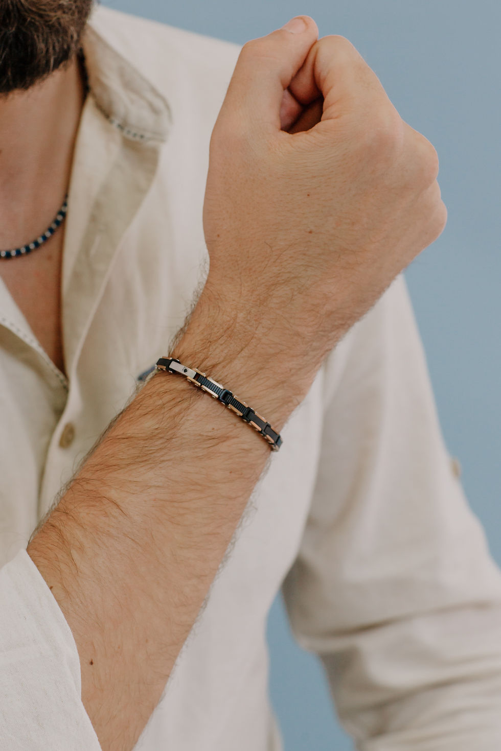 Thumbnail: Bracciale in Acciaio e PVD nero e rosa indossato Comete Gioielli