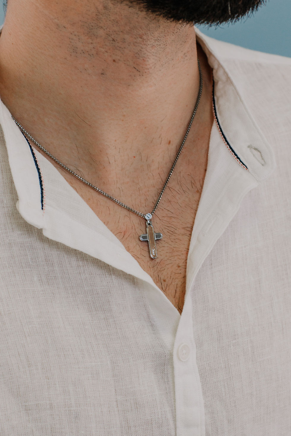 Miniatura: Collana Croce in Acciaio e Diamanti indossato Comete Gioielli