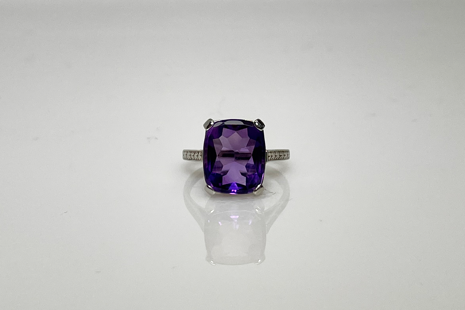 18K Antique Amethyst Ring