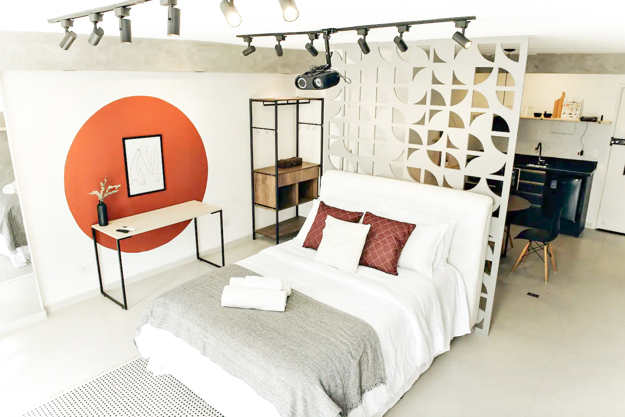Projeto da Go Staging Brasil em imóvel de aluguel de temportada (Airbnb)