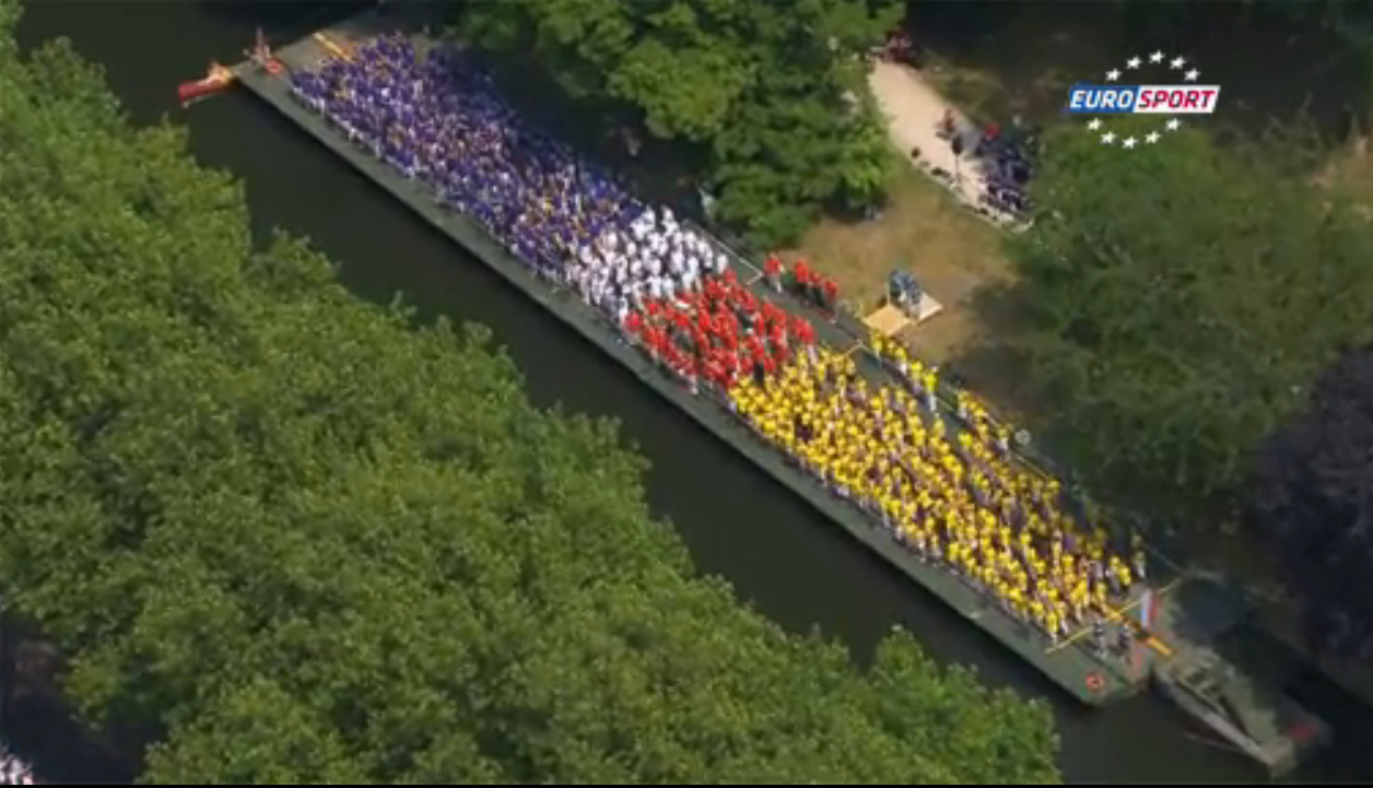 Tour racers serenaded by Dutch choir