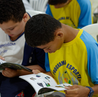 Oficina de observação de aves Eu Passarinho na APAE de Timóteo