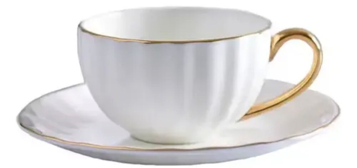 Jogo de xícaras com pires em porcelana branca com filete dourado 200ml