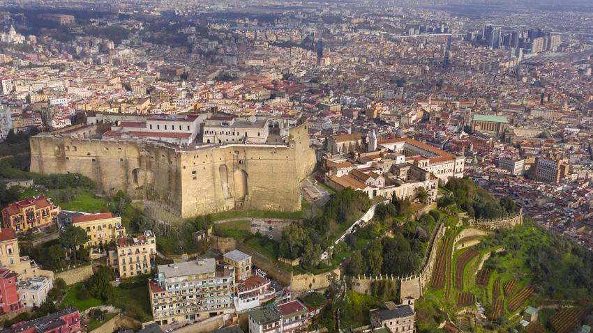 castello  in tufo