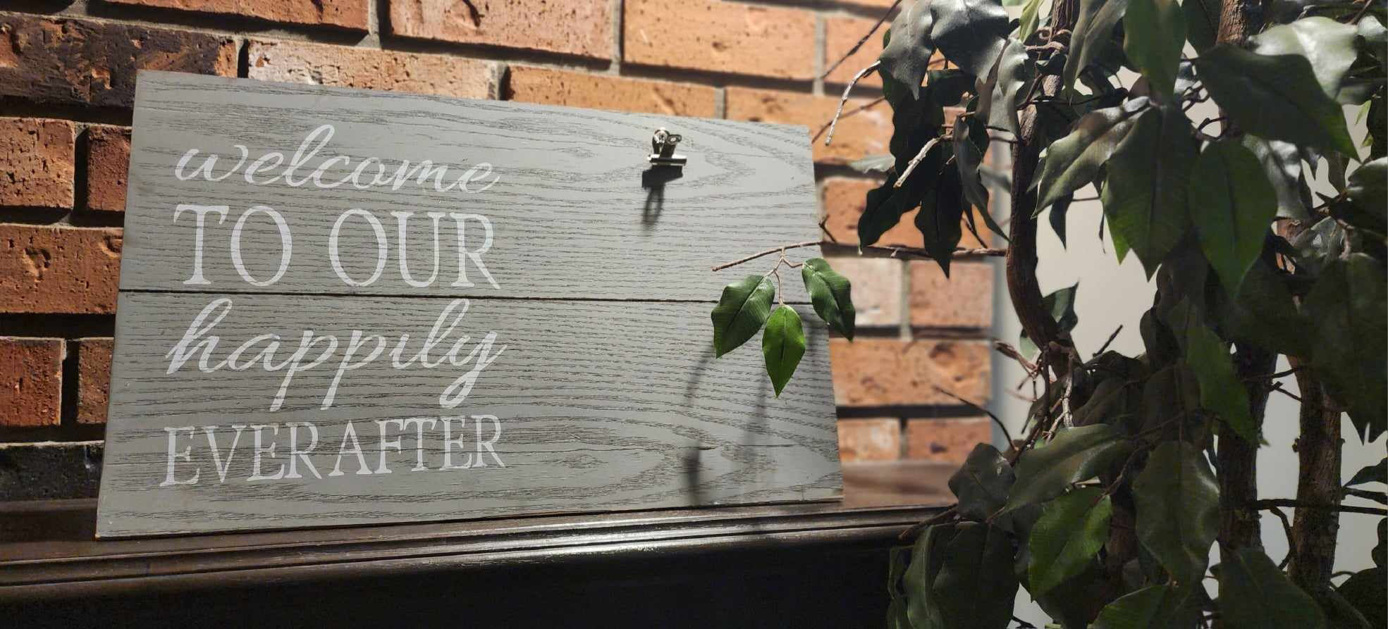 "Welcome" Style Clipboard Sign