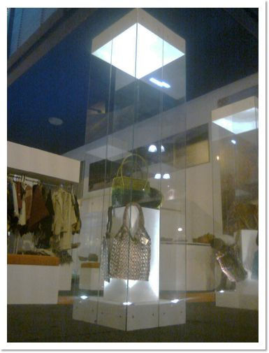 VITRINAS EXHIBICIÓN