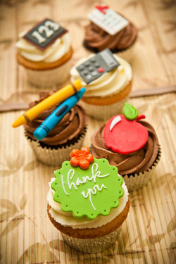 003TeachersDayCupcakes_DA16420