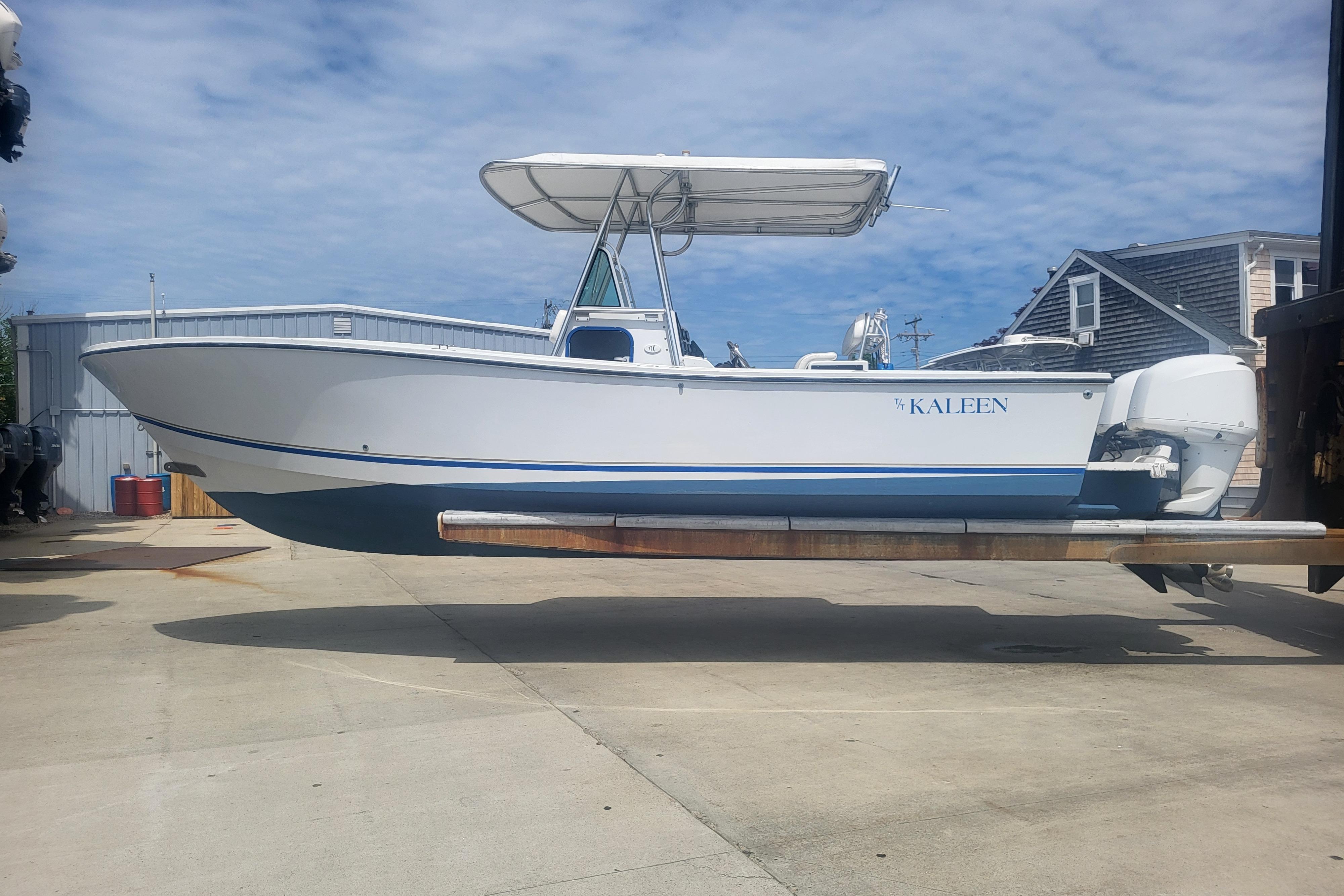 2001 Regulator 26 Center Console
