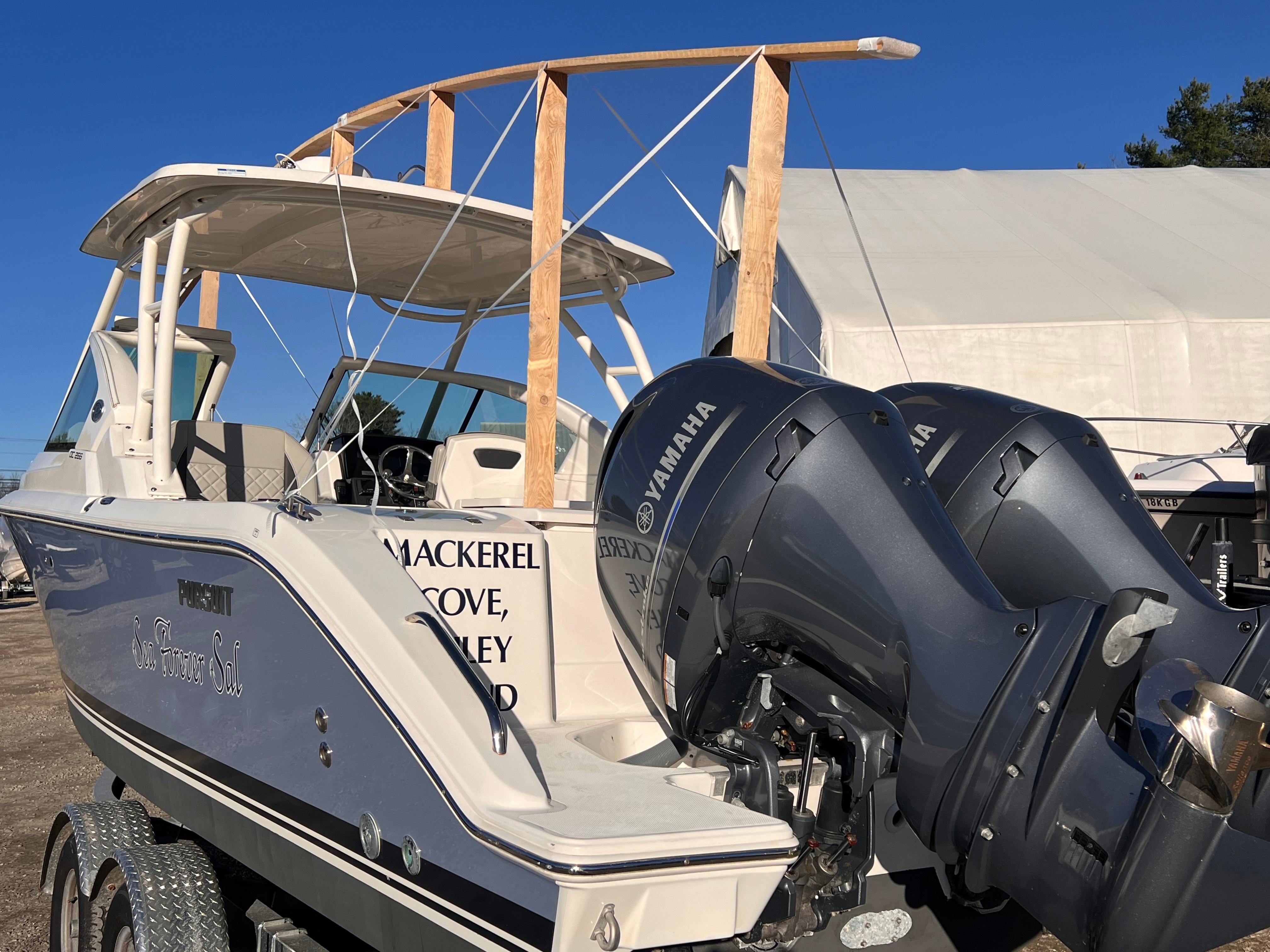 2022 Pursuit DC 266 Dual Console