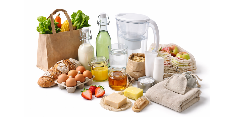 Lebensmittel und Haushaltsartikel auf weißem Hintergrund: Brot, Eier, Milch, Glasflaschen, Obst, Stoffbeutel, Handtuch, Seifen und Bürste.