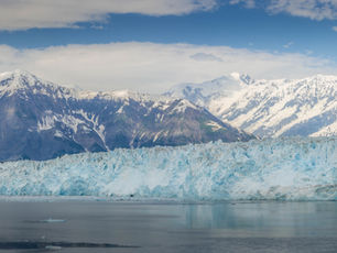 Jaw-Dropping Views and Thrills: Exploring the Majestic Hubbard Glacier
