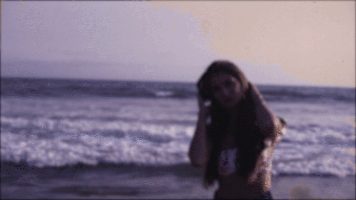 thumbnails_music_loreneandmarine_malibu_mv_hovergif_001.gif