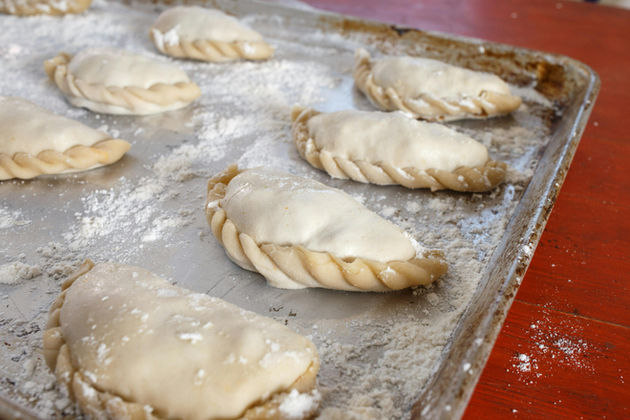 Atelier Empanadas à Medellín dans le quartier Barrio avec guide local francophone