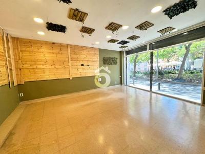 Local comercial en venta en Esplugues de Llobregat