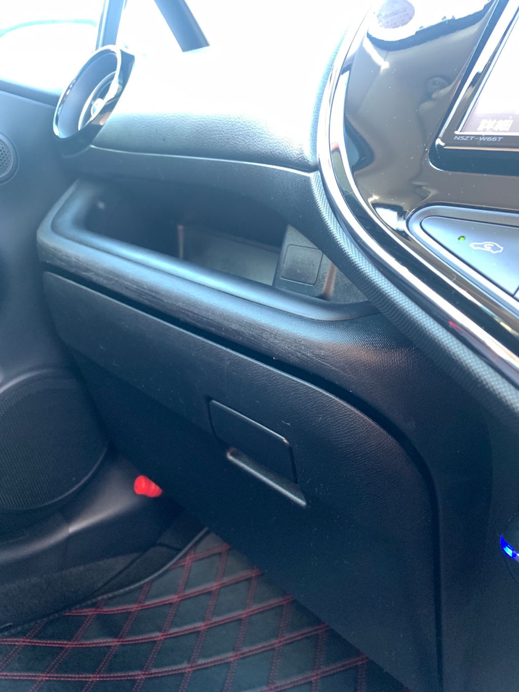 アクア Aqua ダッシュボード修理事例です