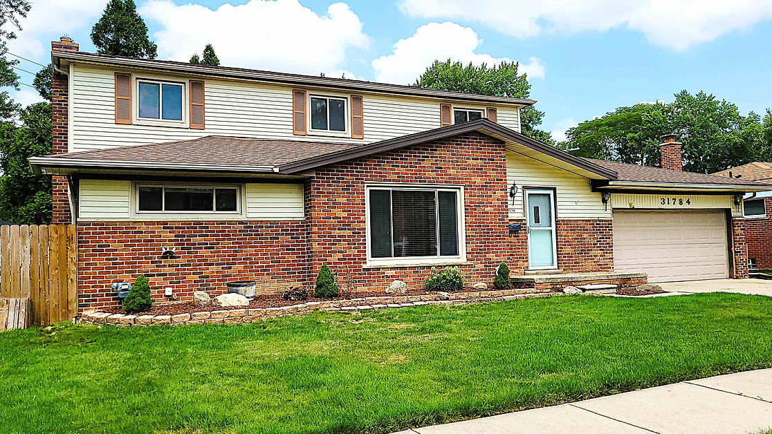 31784 Penn St Livonia MI 48150 - 02 SM.jpg
