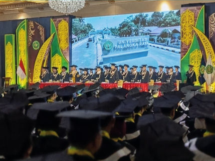 UPR Wisuda 1.267 Lulusan, Rektor Dorong Alumni Peduli Lingkungan