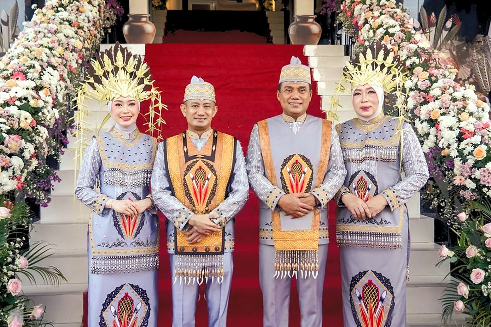 Wali Kota Palangka Raya Fairid Naparin didampingi Wakil Wali Kota Achmad Zaini usai Upacara Peringatan Hari Jadi ke-61 Pemerintah Kota Palangka Raya dan Hari Jadi ke-69 Kota Palangka Raya di Halaman Kantor Wali Kota Palangka Raya, Jumat (17/7/2026). (Foto: MC Kota Palangka Raya)