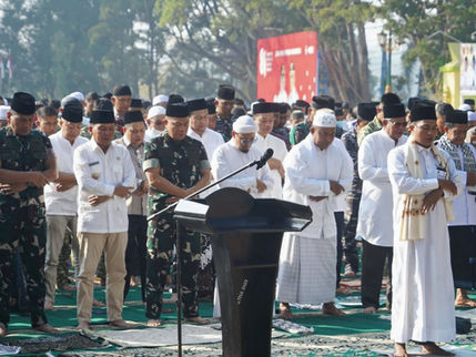 Gubernur Kalteng dan Masyarakat Kobar Gelar Salat Istisqa di Tengah Kemarau Panjang