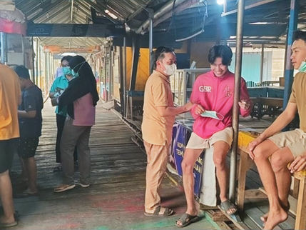 Pemko Palangka Raya Bagikan 10.000 Masker di Tengah Kabut Asap Karhutla