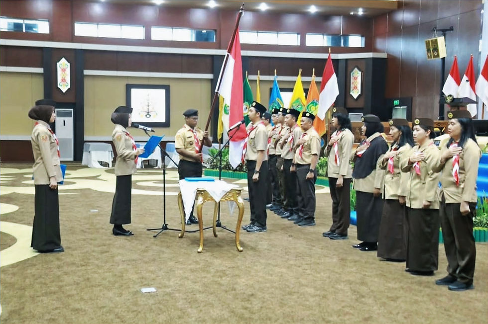 Ketua Kwarda Gerakan Pramuka Kalteng Aisyah Thisia Agustiar Sabran saat mengukuhkan Pengurus SAKA Anti Narkoba Tingkat Daerah Kalteng Masa Bakti 2026–2031 di Aula Jayang Tingang, Kamis (20/8/2026). (Foto: MMC Kalteng)