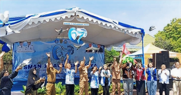SMAN 1 Palangka Raya Peringati HUT Ke-67, Luncurkan Buku Antologi Bertema Lingkungan