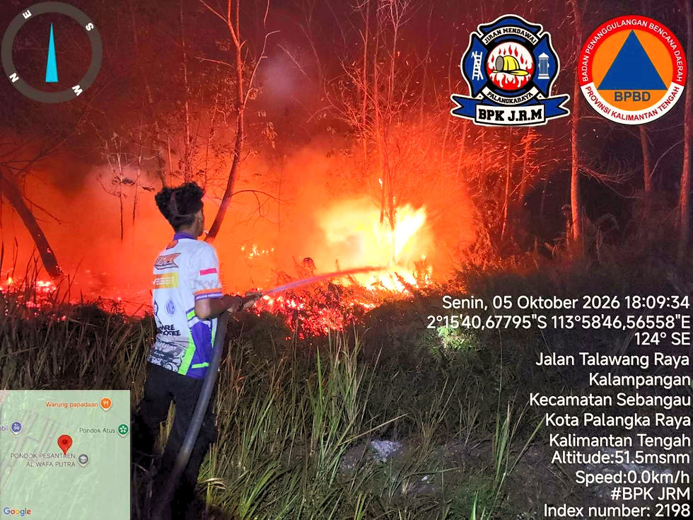 Petugas BPK J.R.M. melakukan pemadaman karhutla di Jalan Talawang Raya, Kalampangan, Kecamatan Sebangau, Kota Palangka Raya. (Foto: Istimewa)