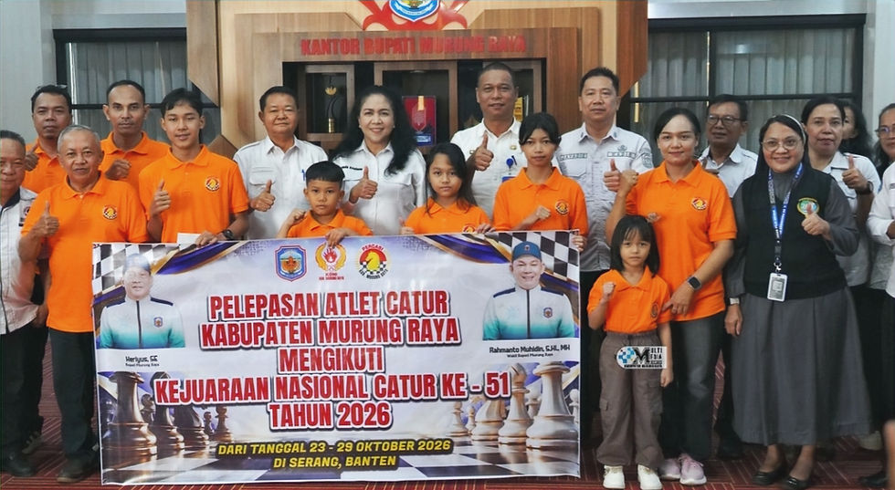 Sekda Murung Raya Lynda Kristiane melepas kontingen catur Murung Raya untuk mengikuti Kejurnas Catur ke-51 di Serang, Banten. (Foto: Diskominfo Murung Raya).