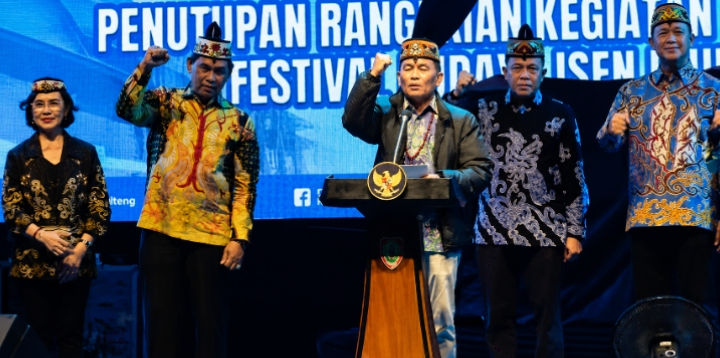 Gubernur Kalimantan Tengah, Agustiar Sabran, saat menyampaikan sambutan pada penutupan FBIM dan Kalteng Expo 2026 di Palangka Raya, Sabtu malam (23/5/2026). (Foto. Dok. Wiyandri)