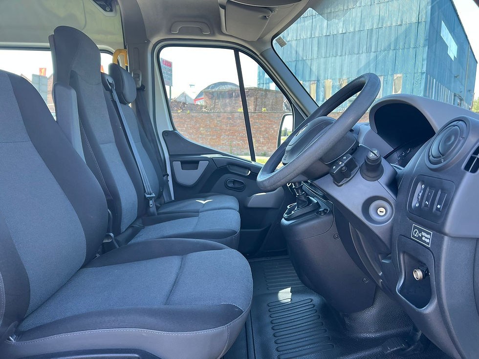 Thumbnail: 2017 (67) Renault Master 9 SEATER 2.3 dCi 35 Business FWD LWB Medium Roof Euro 6