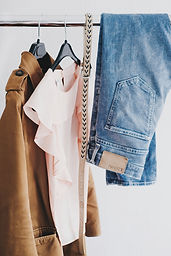 衣服は、ラックでギャング