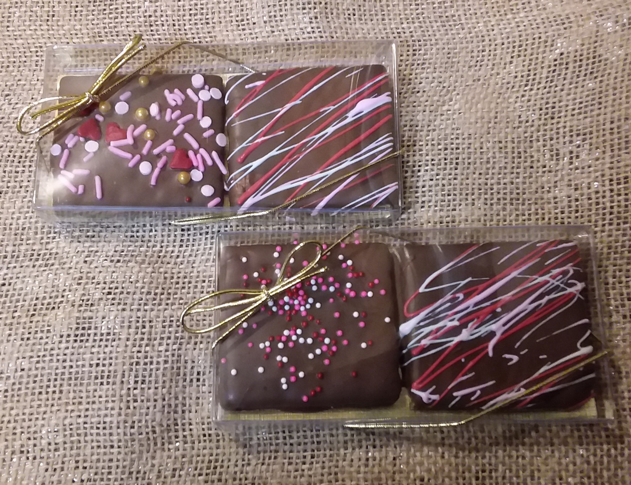 Valentine dipped graham crackers